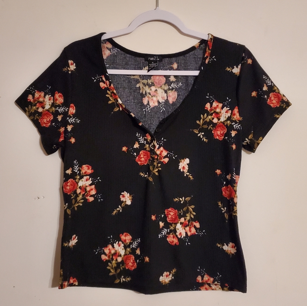 🌻Rue21 Floral Crop Top